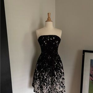 H&M Black and White Strapless Fit and Flare Dress